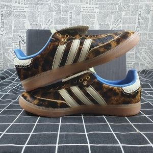 Meet your Posher, Mxwell